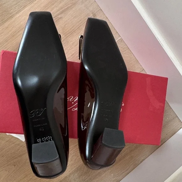 Roger Vivier Brown Pumps with Signature Buckle Sz 40 - Picture 6 of 9